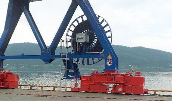 Motor-driven Reels Retractable Hose Reel 250A Kabel Reel Drum Untuk aplikasi yang lebih tinggi dari 100 kW