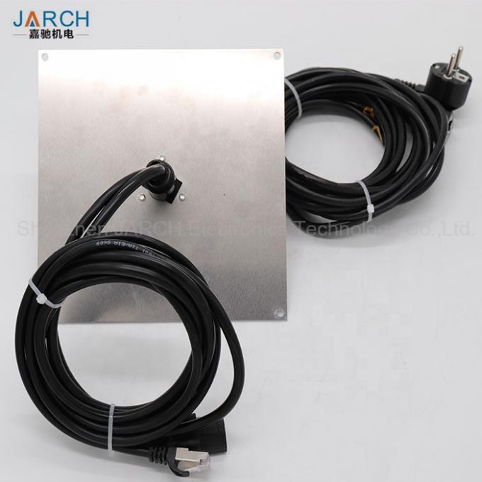 pasang EU plug flange dengan konektor ethernet untuk menghubungkan kabel kabel listrik ekstensi
